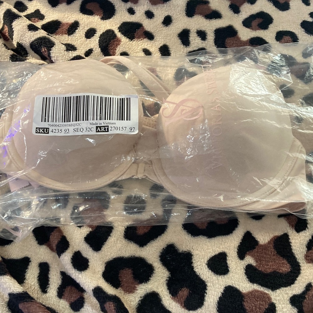 Victoria's Secret Light Beige Bra push-up!